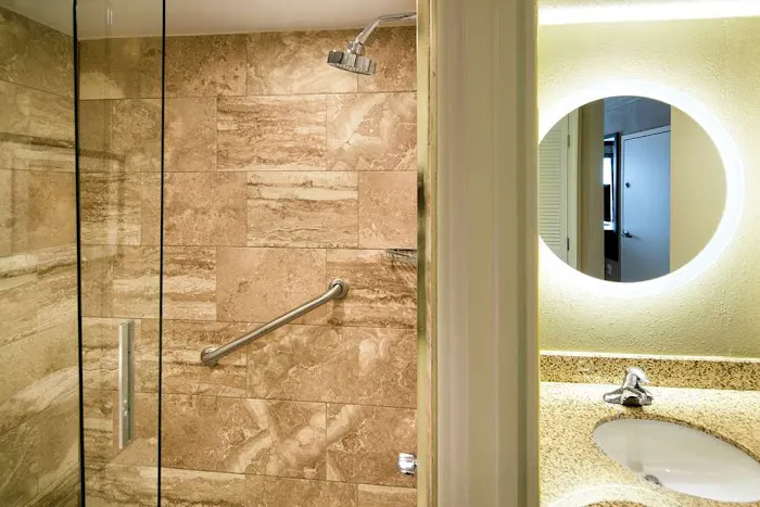 DoubleTree by Hilton Hotel Laurel 4