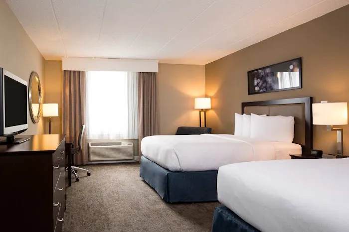 DoubleTree by Hilton Hotel Laurel 4