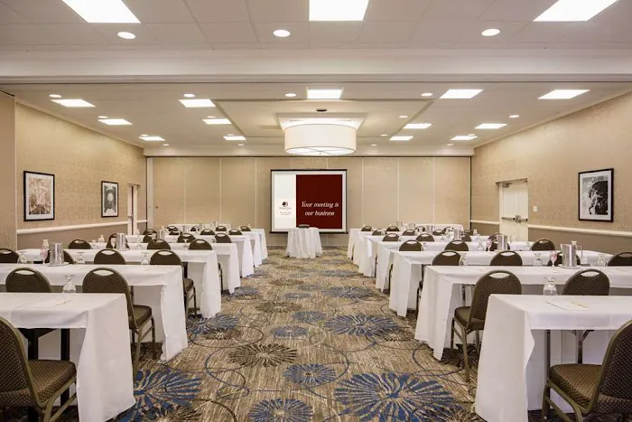 DoubleTree by Hilton Hotel Laurel 4