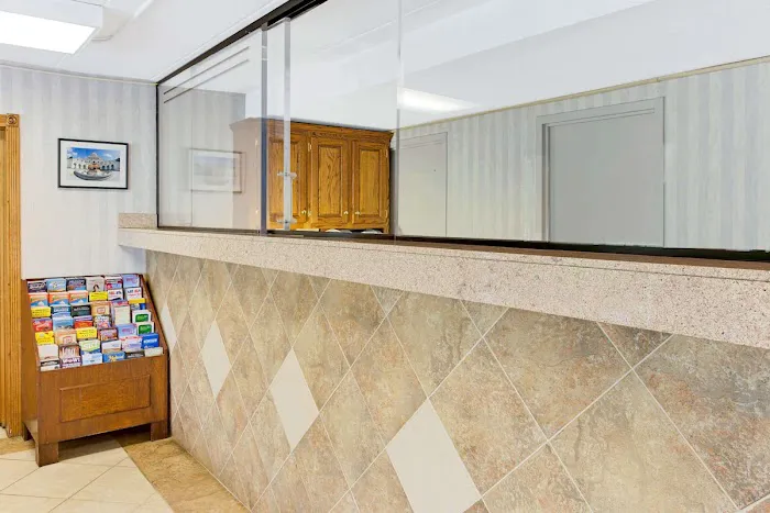 Super 8 by Wyndham Laurel 4