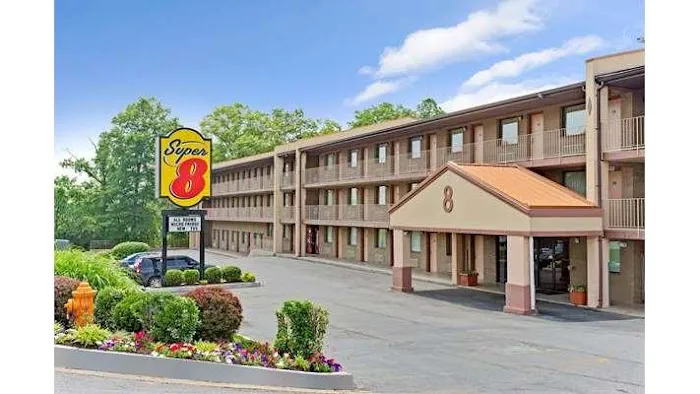 Super 8 by Wyndham Laurel 4