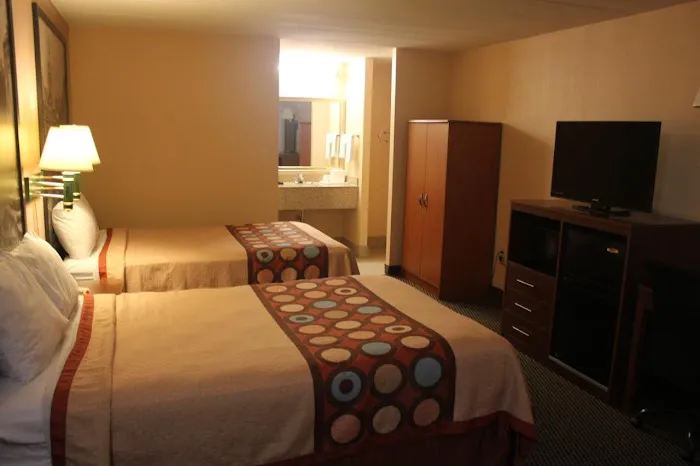 Super 8 by Wyndham Laurel 4