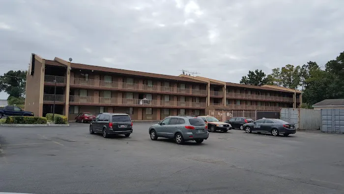 Super 8 by Wyndham Laurel 4