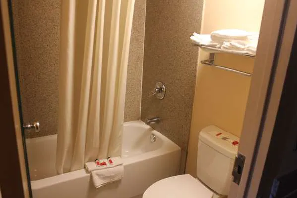 Super 8 by Wyndham Laurel 4