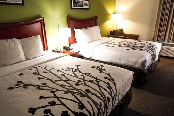 Sleep Inn & Suites 4