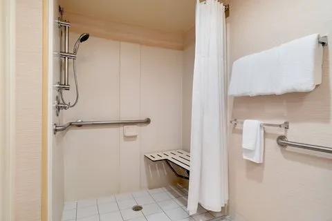 Fairfield Inn Laurel 4