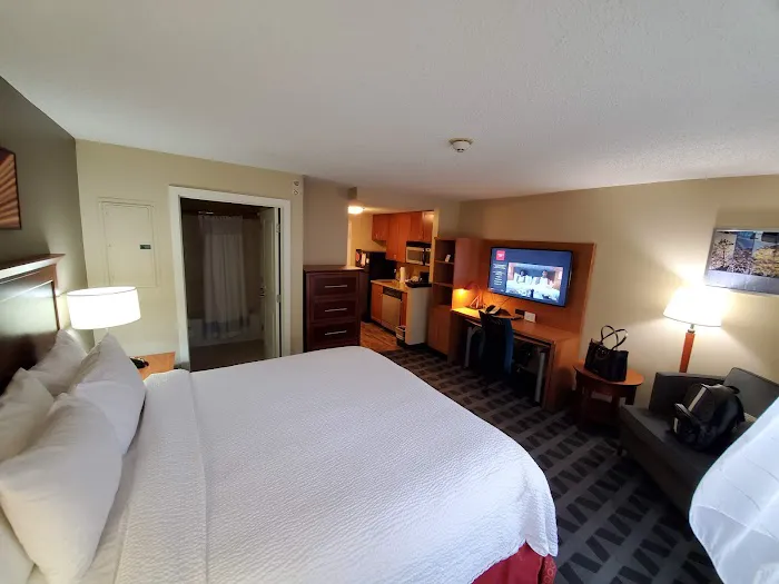 TownePlace Suites Baltimore BWI Airport 5