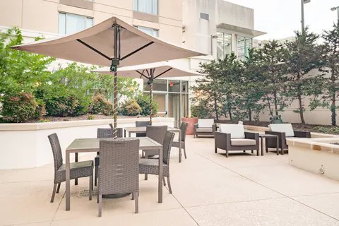 Courtyard Silver Spring Downtown 5