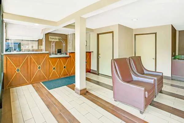 Travelodge by Wyndham Silver Spring 5