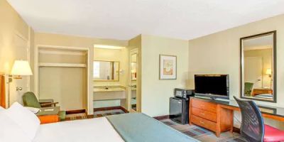 Travelodge by Wyndham Silver Spring