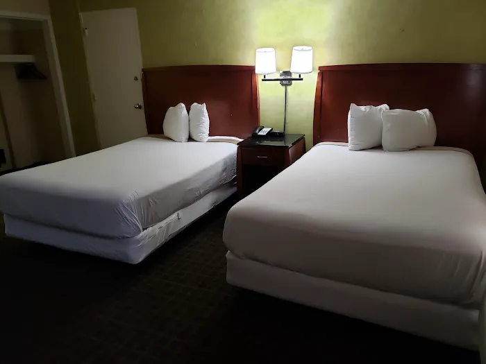 Travelodge by Wyndham Silver Spring 5