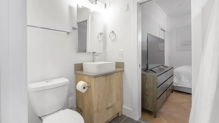 Landing Furnished Apartments at The Cardinal on 12th 4