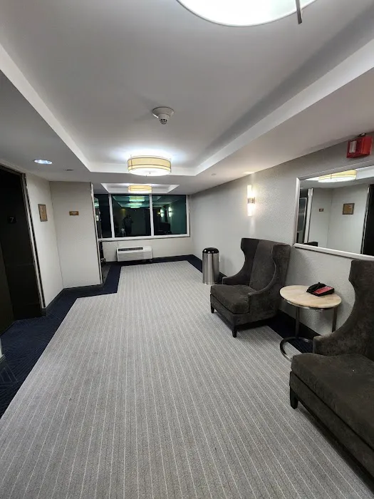 Metro Points Hotel 4