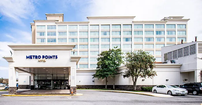 Metro Points Hotel 4