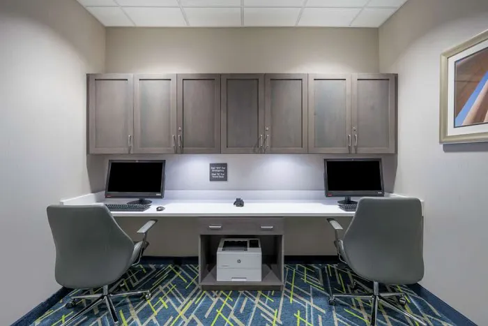 Hampton Inn & Suites Glenarden/Washington DC 4