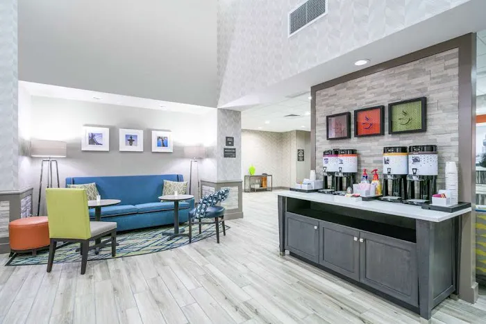 Hampton Inn & Suites Glenarden/Washington DC 4