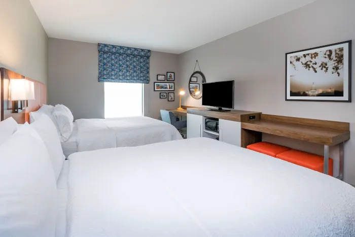 Hampton Inn & Suites Glenarden/Washington DC 4