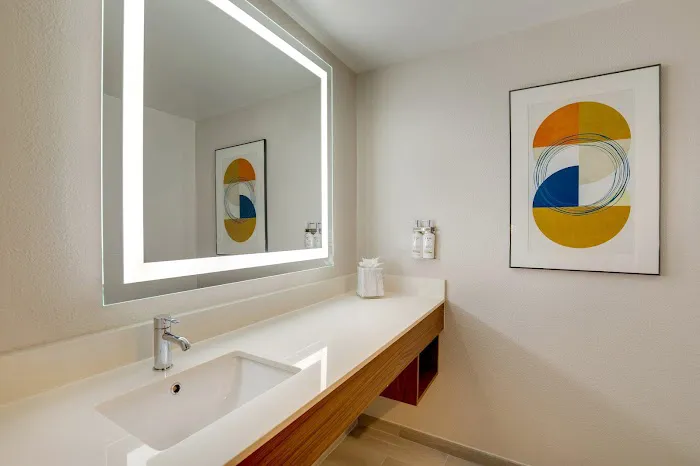 Holiday Inn Express & Suites I-95 Capitol Beltway-Largo by IHG 4