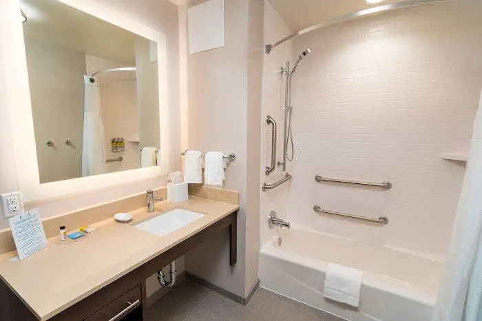 Staybridge Suites Washington DC East - Largo by IHG 4