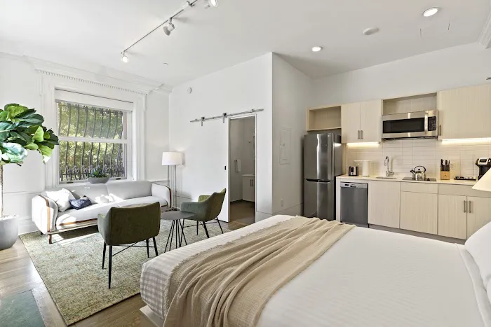 Placemakr Dupont Circle 4