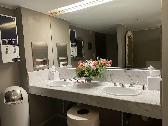 Phoenix Park Hotel 4