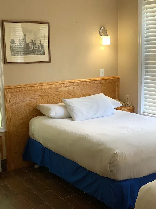 District hotel 4