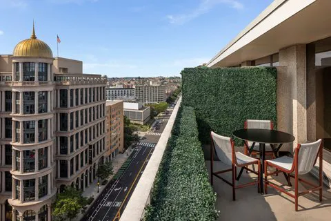 Le Méridien Washington, D.C., The Madison 4
