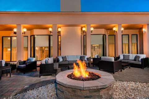Courtyard Rockville 4