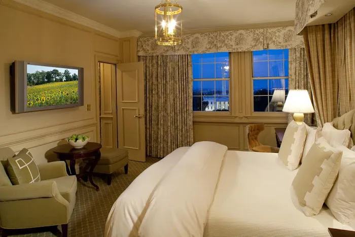 The Hay-Adams 4