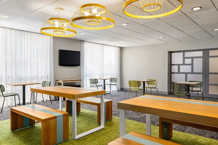 Spark by Hilton Germantown Washington DC North 4