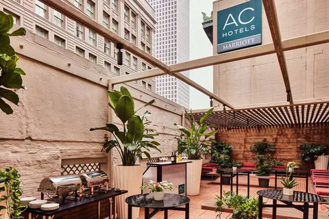 AC Hotel New Orleans French Quarter 5