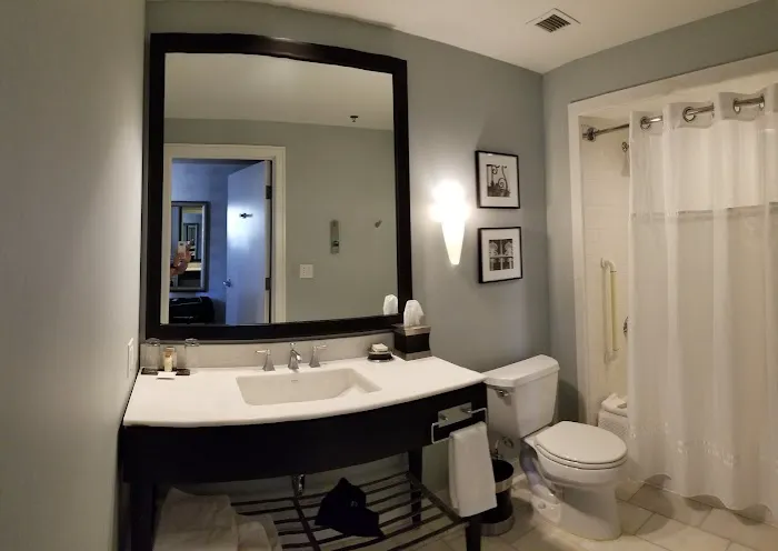 Renaissance New Orleans Pere Marquette French Quarter Area Hotel 5