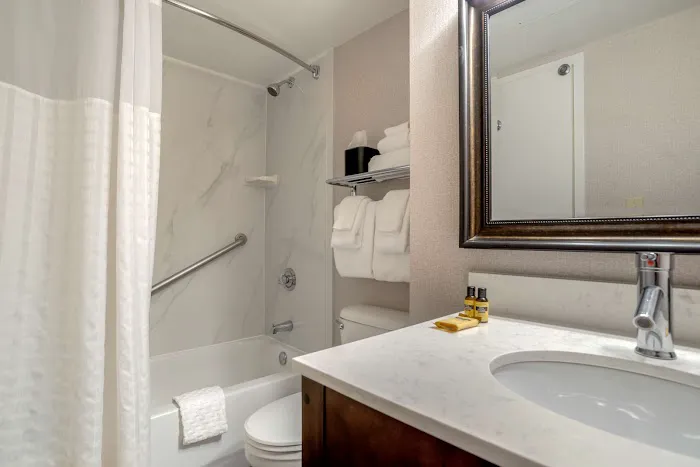 Best Western Plus St. Christopher Hotel 5