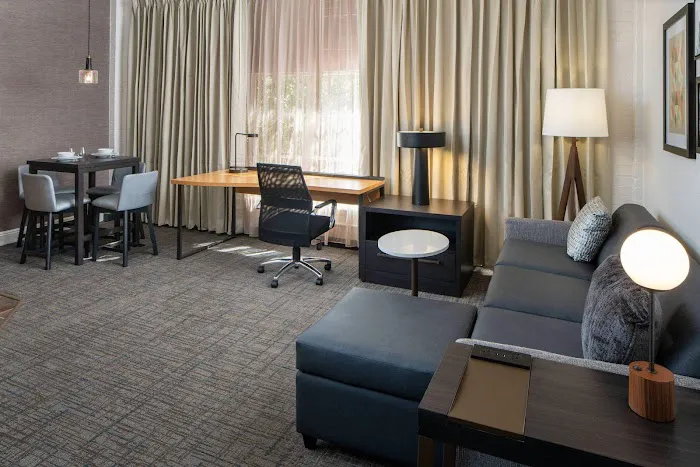 Sonesta ES Suites New Orleans Convention Center 5