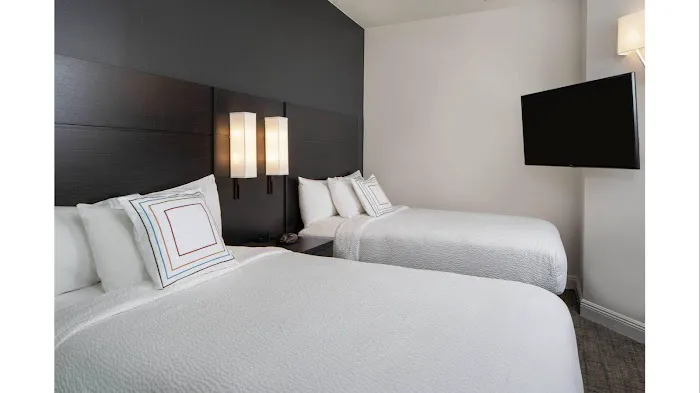 Sonesta ES Suites New Orleans Convention Center 5