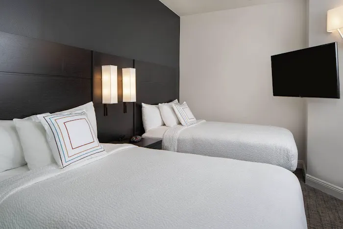 Sonesta ES Suites New Orleans Convention Center 5