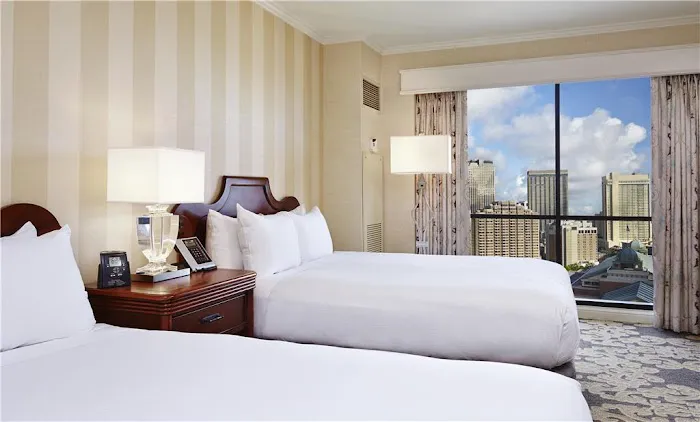Hilton New Orleans Riverside 5