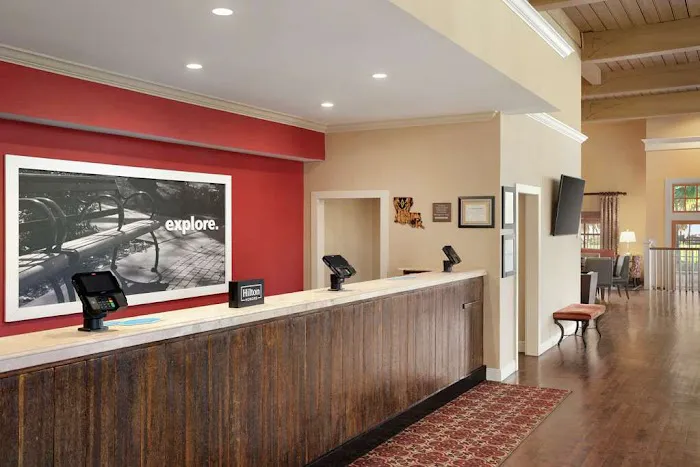 Hampton Inn & Suites New Orleans-Convention Center 5