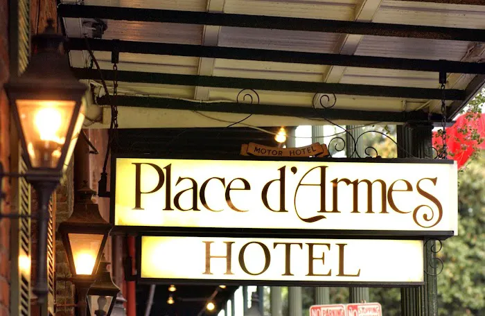 Place d'Armes Hotel 5
