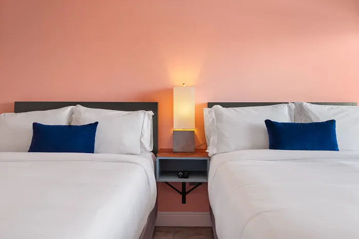 The Iris Motel 5