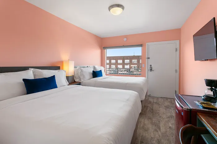 The Iris Motel 5