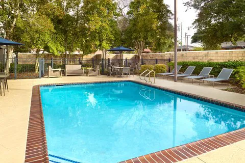 Courtyard New Orleans Metairie 4