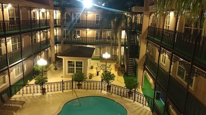 Plaza Suite Metairie 4