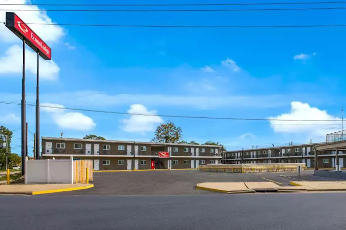 Econo Lodge 4