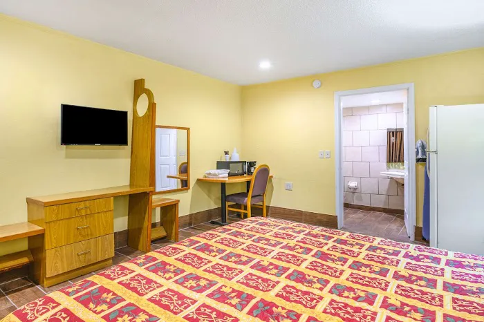 Rodeway Inn 4