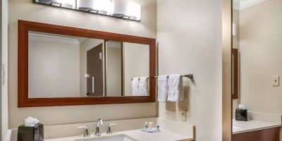 Comfort Inn & Suites At Copeland Tower