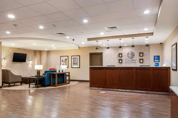 Comfort Inn & Suites At Copeland Tower 4