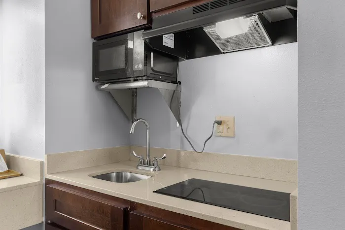 Express Inn & Suites 4