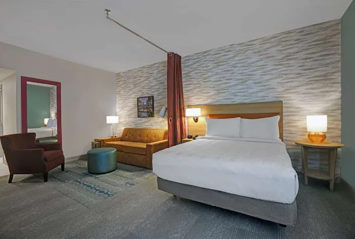Home2 Suites by Hilton Milwaukee Downtown 5