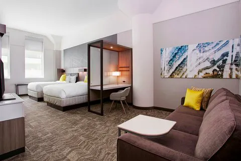 SpringHill Suites Milwaukee Downtown 5
